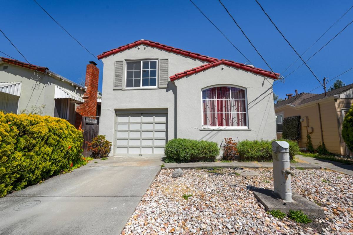 House for rent at 1197 Santa Fe Ave, Albany, CA 94706