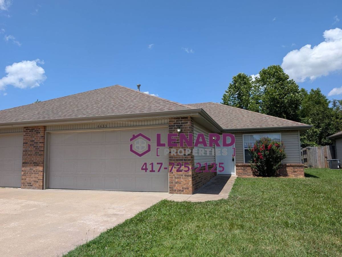Apartment for rent at 4433-4435 W Lasiesta St, Springfield, MO 65802