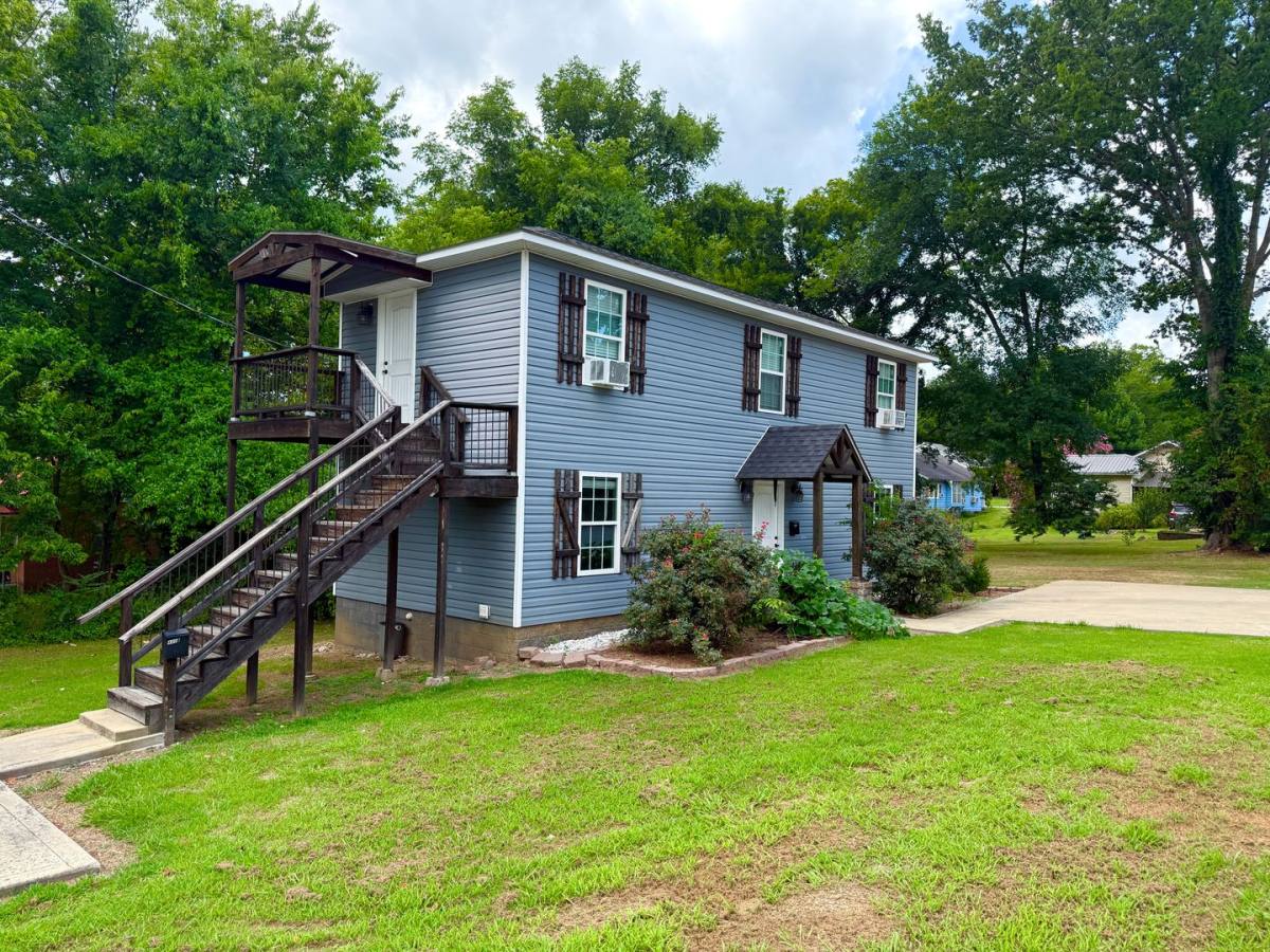 Apartment for rent at 480 S 8th St, Batesville, AR 72501