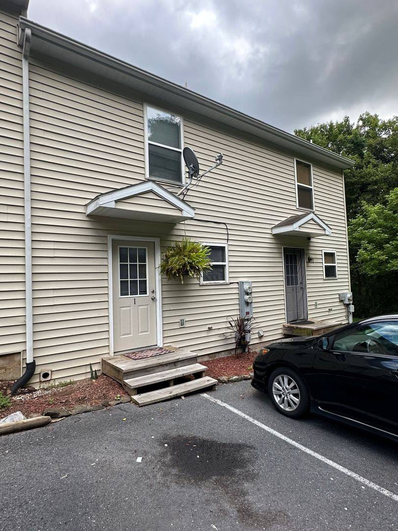 Apartment for rent at 907 Chester Rd, Enola, PA 17025