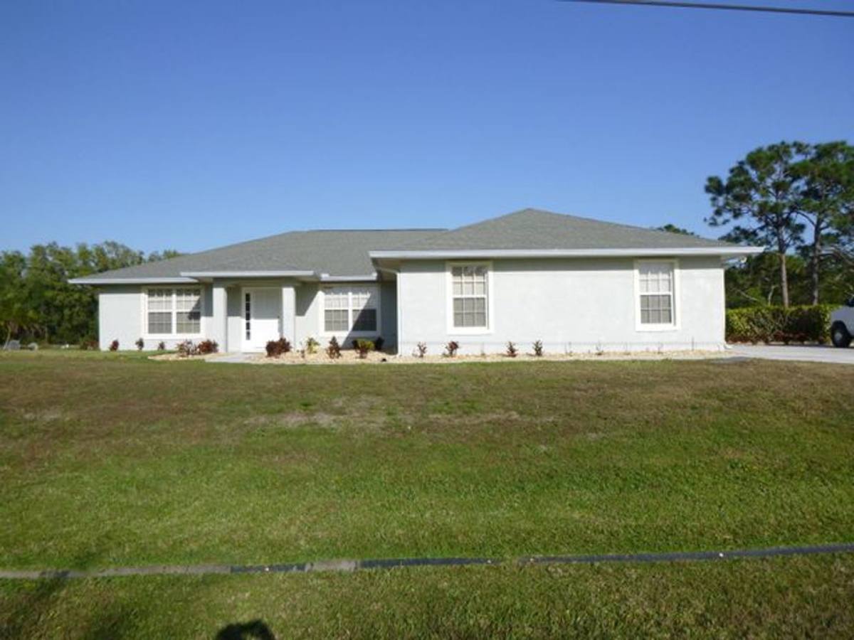 House for rent at 145 SW Hawthorne Circle, Port Saint Lucie, FL 34953