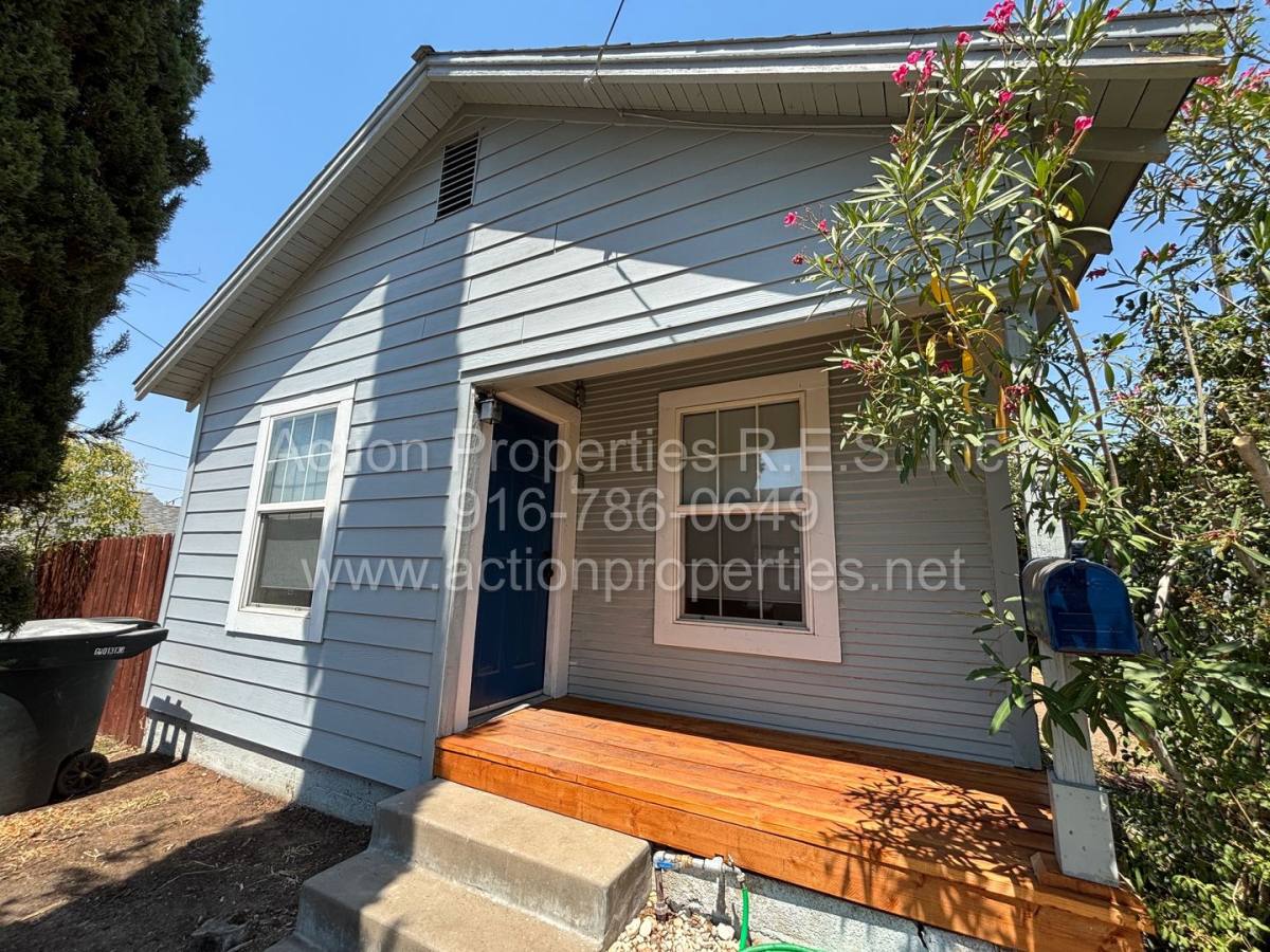 House for rent at 112 1 2 Coronado Ave, Roseville, CA 95678