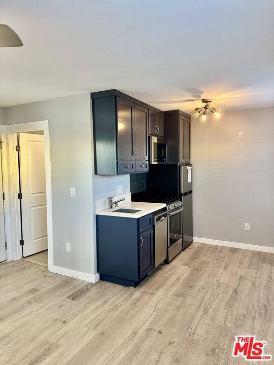 Apartment for rent at 613 S Prairie Ave, Inglewood, CA 90301