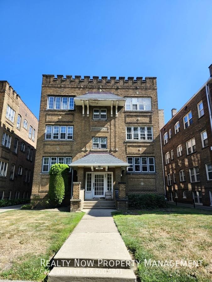 Apartment for rent at 2453 Overlook Rd #6, Cleveland, OH 44106