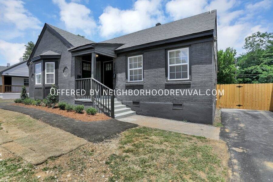 Apartment for rent at 3238 Walnut Grove Rd, Memphis, TN 38111