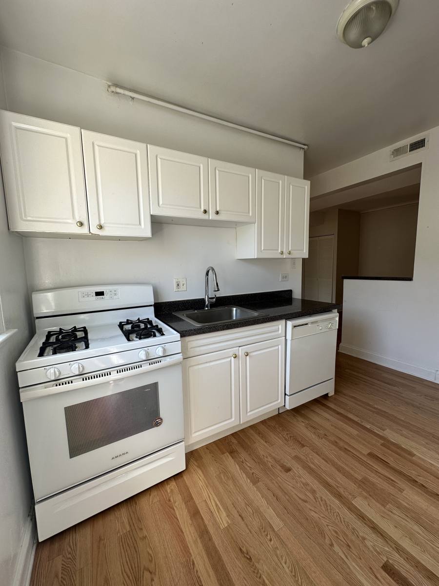 Apartment for rent at 929 Forest Ave #2E, Evanston, IL 60202
