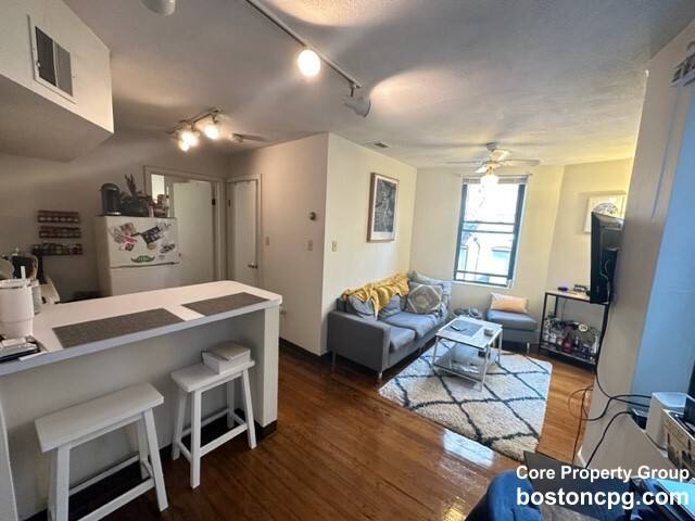 Apartment for rent at 13 Charter #2R, Boston, MA 02113