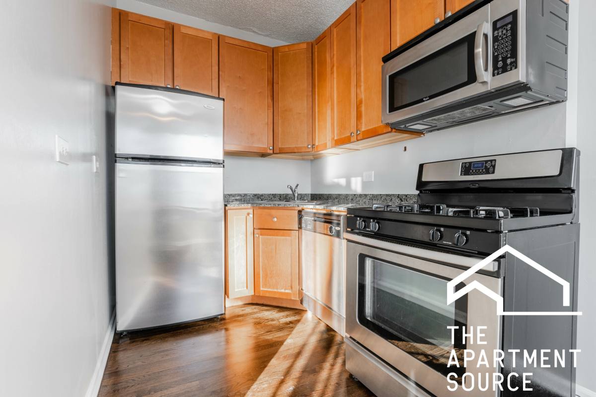 Apartment for rent at 4242 N Sheridan Rd #108, Chicago, IL 60613