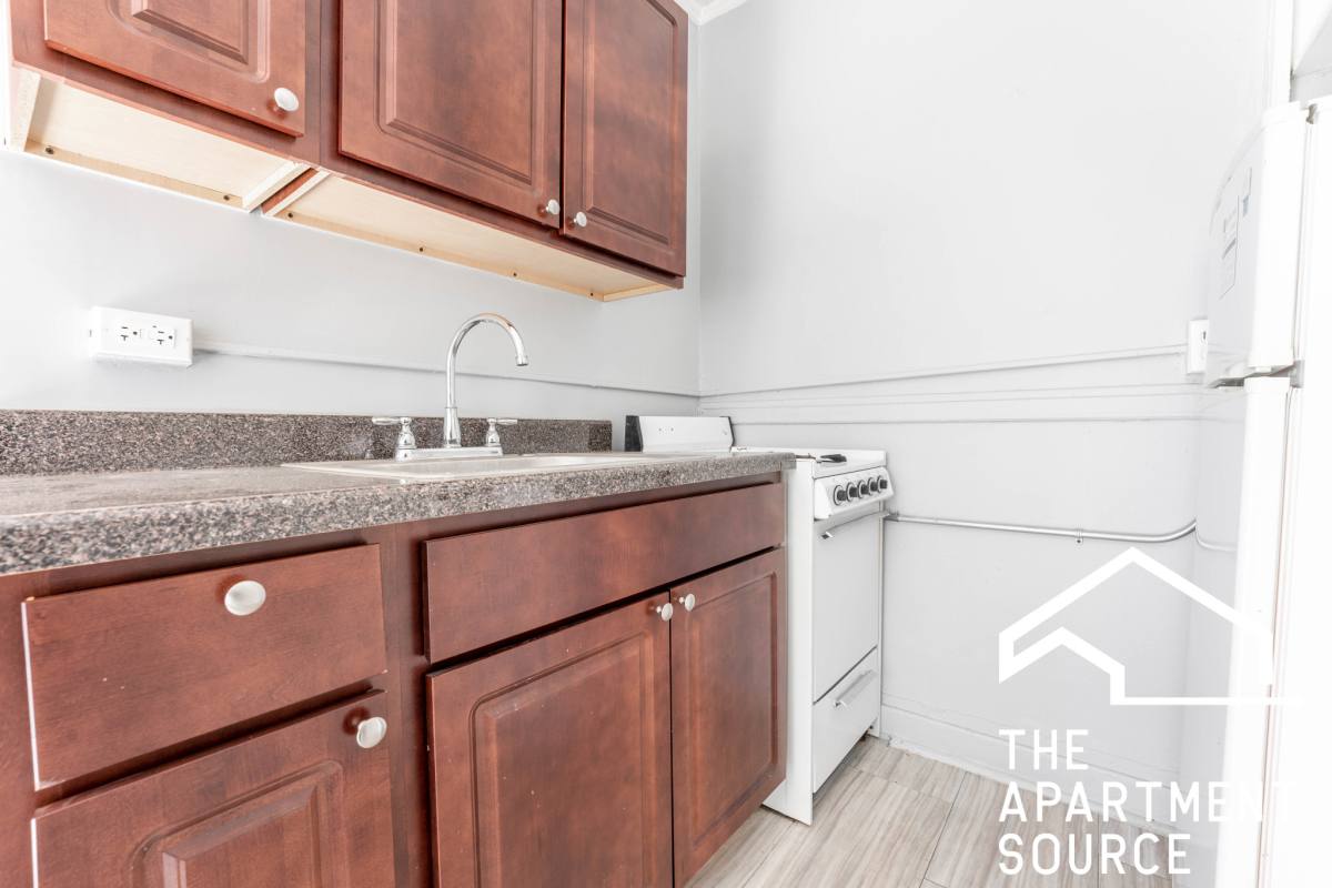 Apartment for rent at 3263 W Wrightwood Ave #3R, Chicago, IL 60647