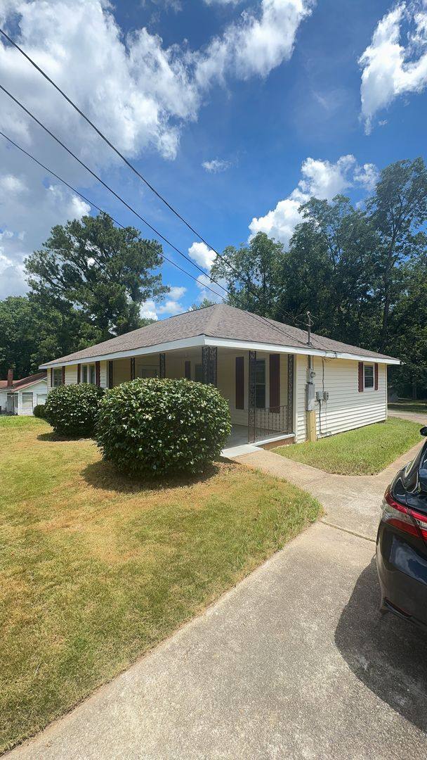 123 Greenberry Circle, Valley, AL 36854