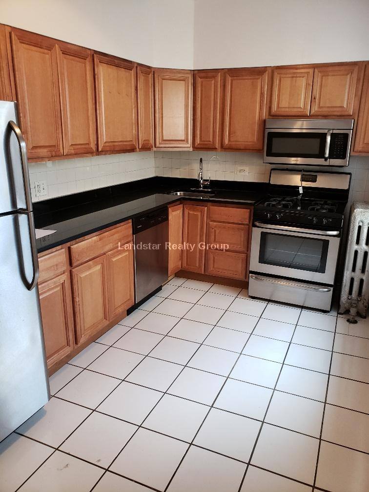 Apartment for rent at 556 Elmwood #3, Evanston, IL 60202