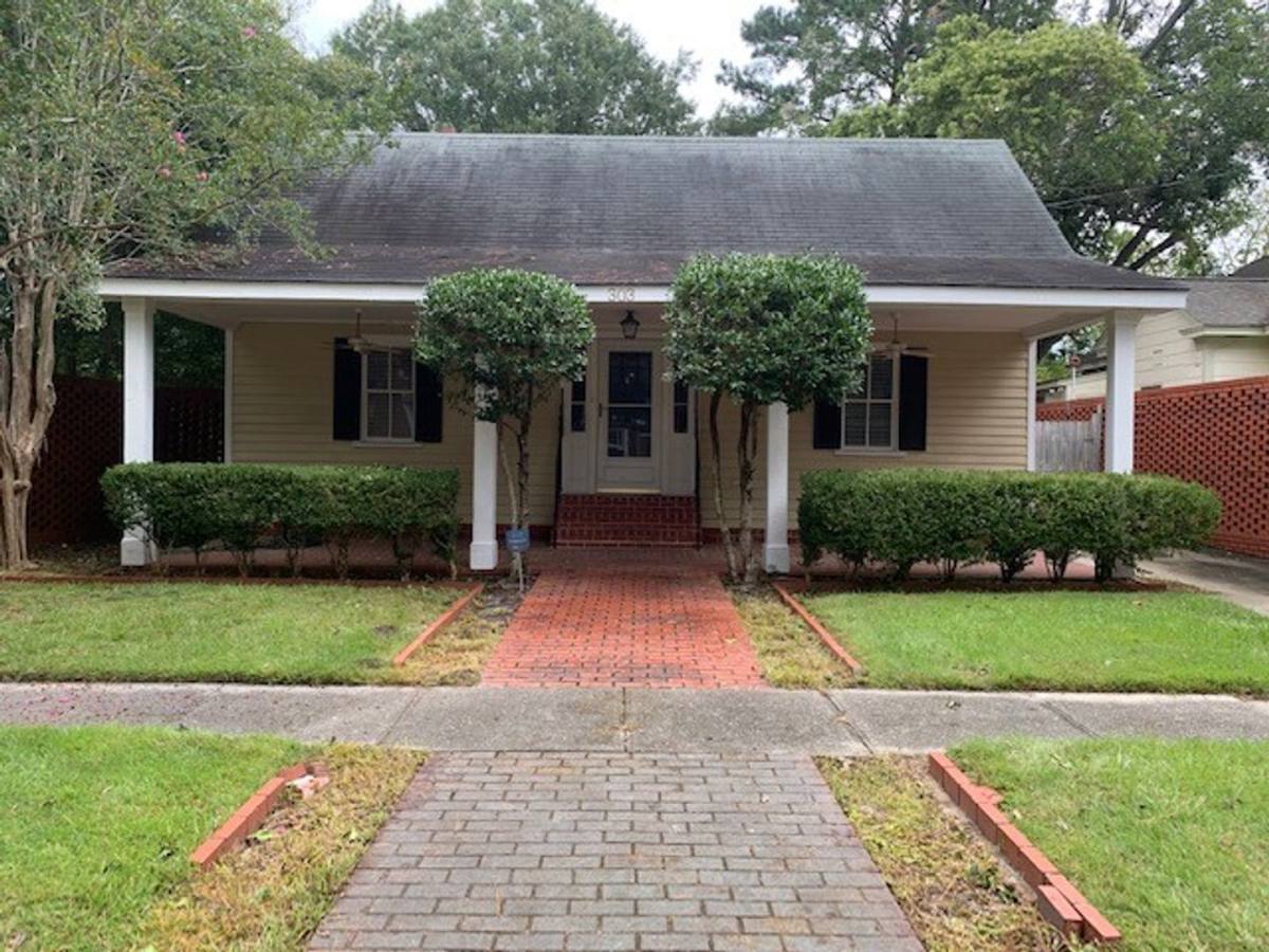 House for rent at 303 E 14th St, Lumberton, NC 28358