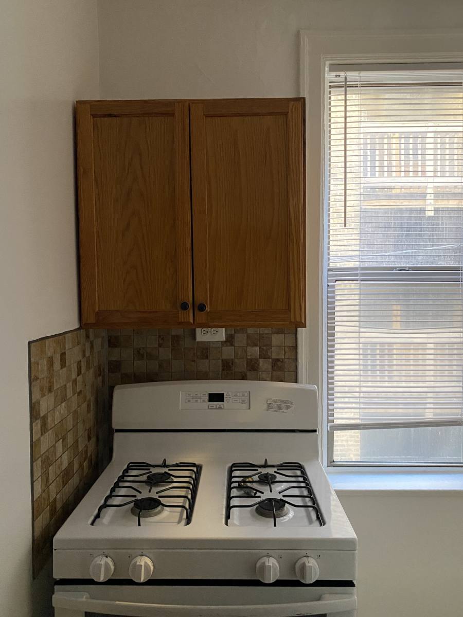 Apartment for rent at 1365 W Estes Ave #1-O, Chicago, IL 60626