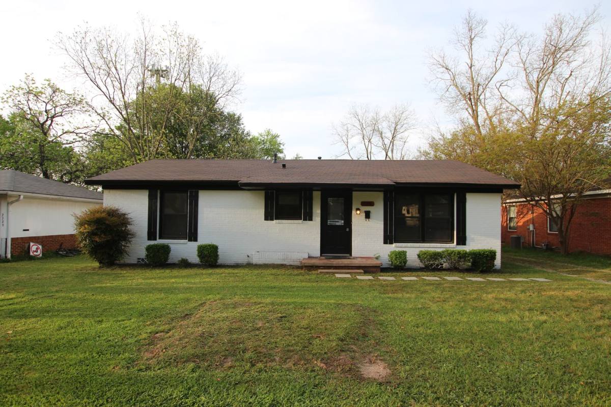 House for rent at 2325 Airline Dr, Tyler, TX 75701