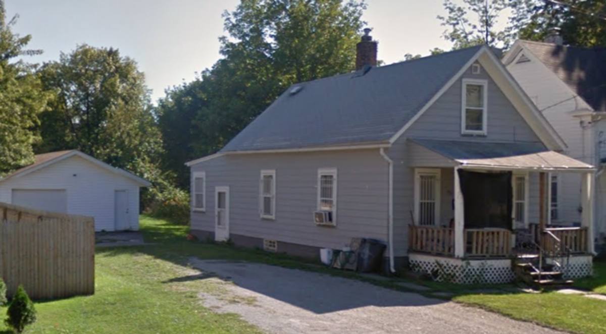 House for rent at 407 W 23rd St, Lorain, OH 44052