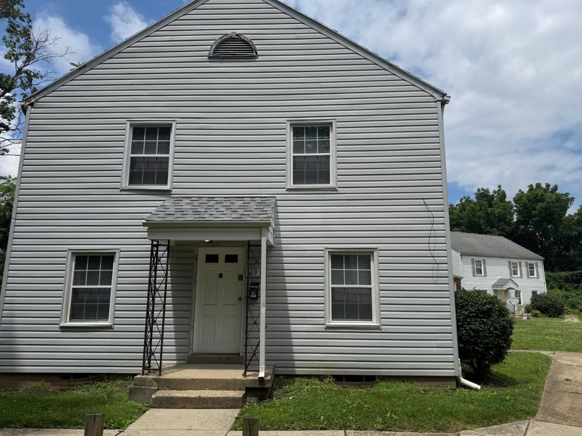 Apartment for rent at 369 N Roosevelt 8-9 Dup, Columbus, OH 43209