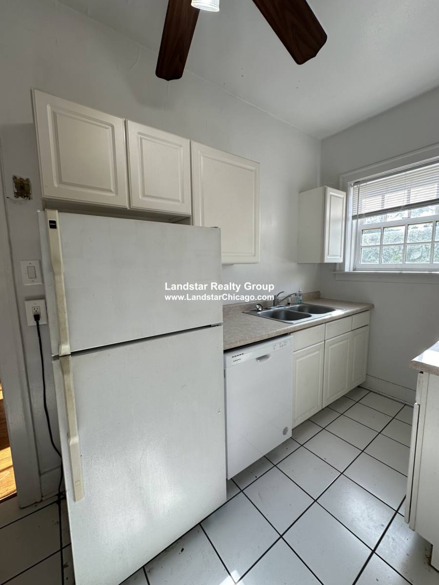 Apartment for rent at 1111 Lake #3, Evanston, IL 60202