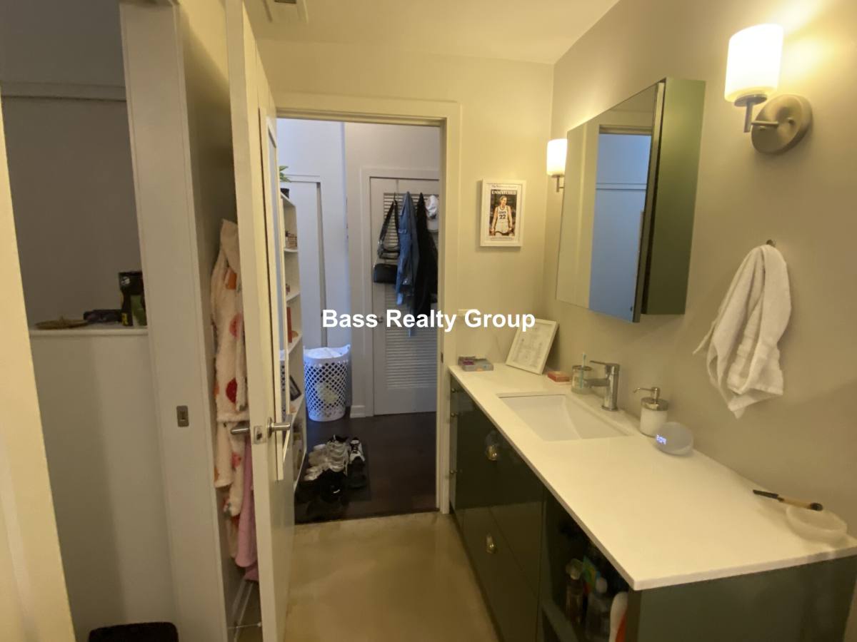 Apartment for rent at 5021 N Kenmore #109, Chicago, IL 60640