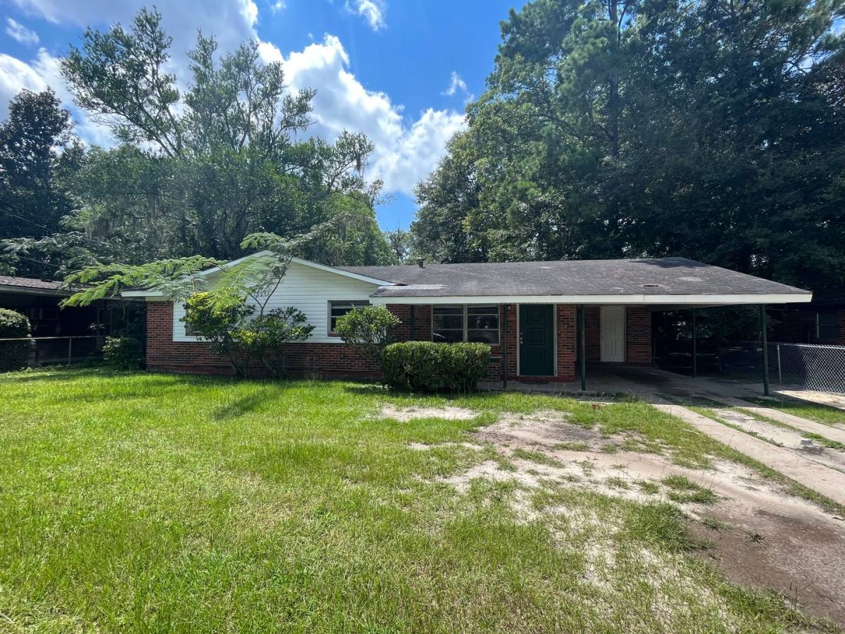 House for rent at 1512 N Barack Obama Blvd, Valdosta, GA 31601