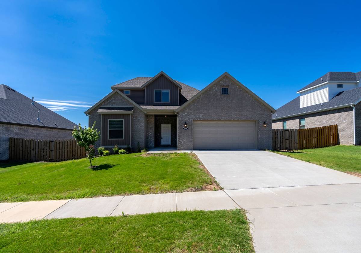 House for rent at 338 Emerald Woods Run, Farmington, AR 72730
