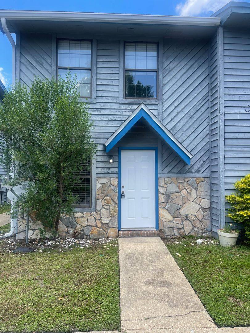 Townhouse for rent at 1325 Greendale Ave, Fort Walton Beach, FL 32547