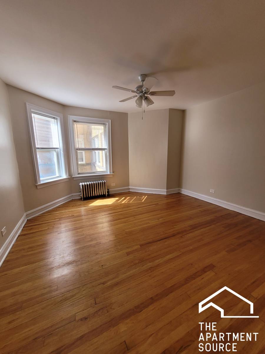 Apartment for rent at 5028 N Springfield Ave #3E, Chicago, IL 60625
