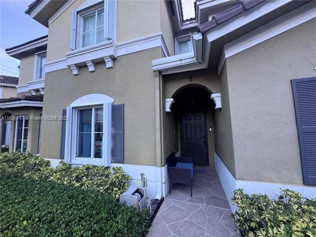 Townhouse for rent at 9014 W Flagler St Th #8, Miami, FL 33174