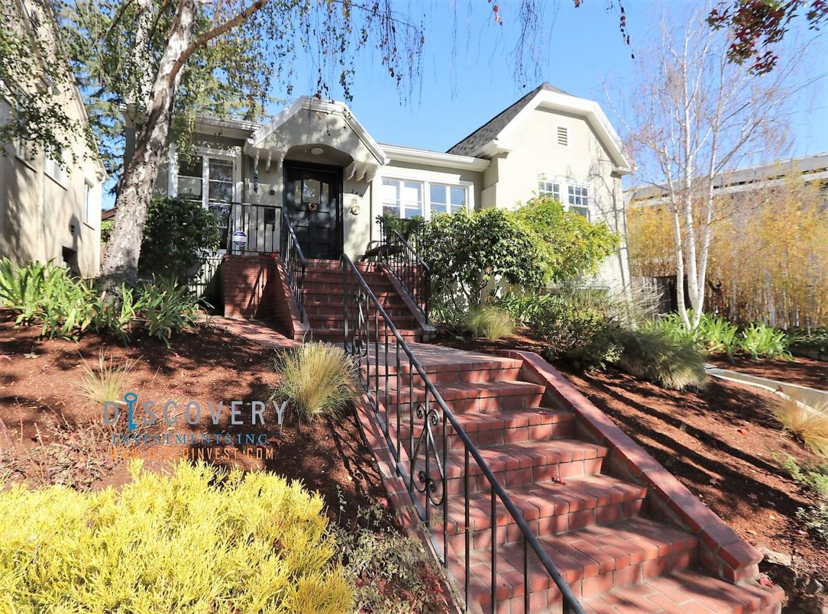 House for rent at 156 Dale Ave, Oakland, CA 94610