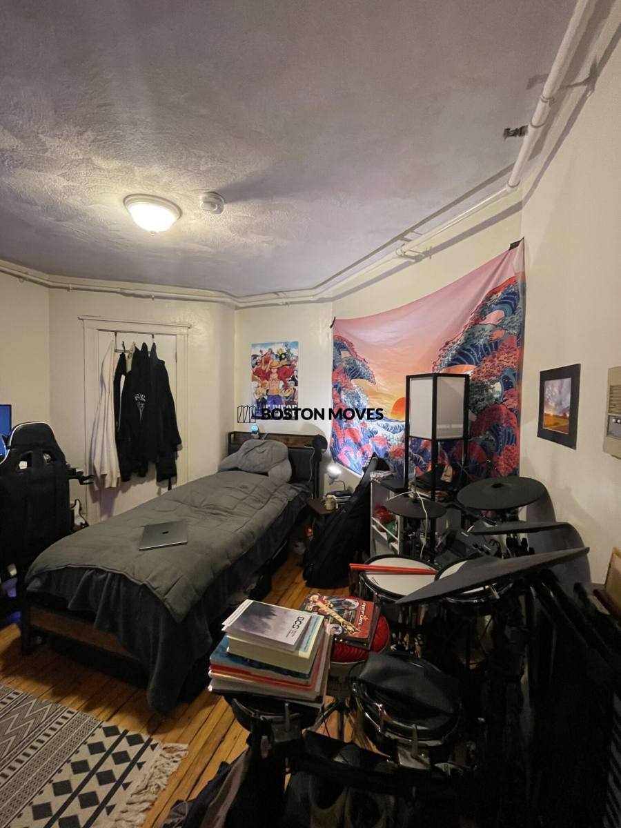 Apartment for rent at 16 Westland #302, Boston, MA 02115
