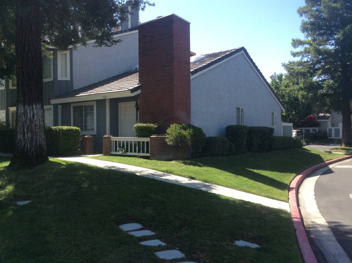 Condo for rent at 2600 Brookside Dr, Bakersfield, CA 93311