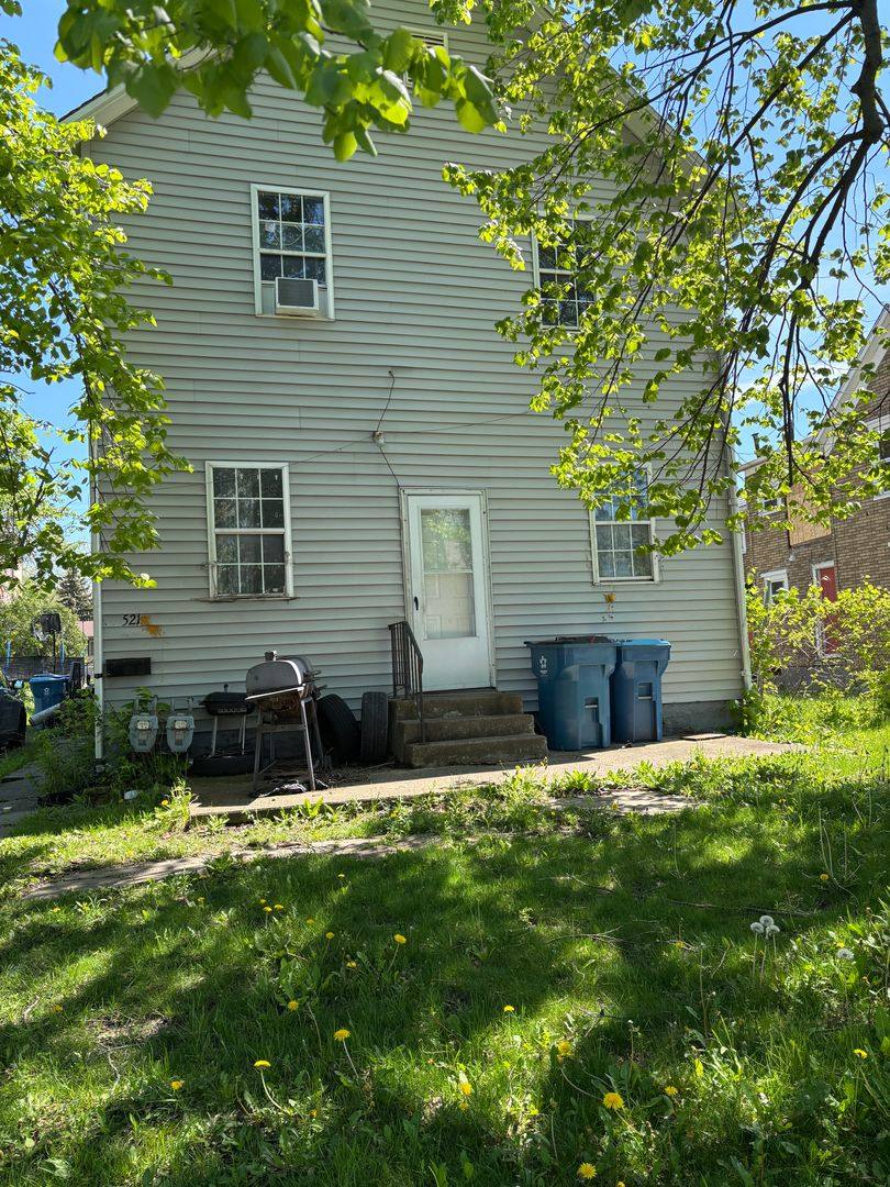 Apartment for rent at 521 W 14th St, Lorain, OH 44052