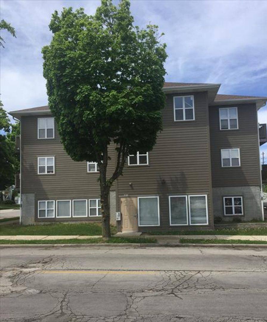 Apartment for rent at 3875 S Clement Ave, Milwaukee, WI 53207
