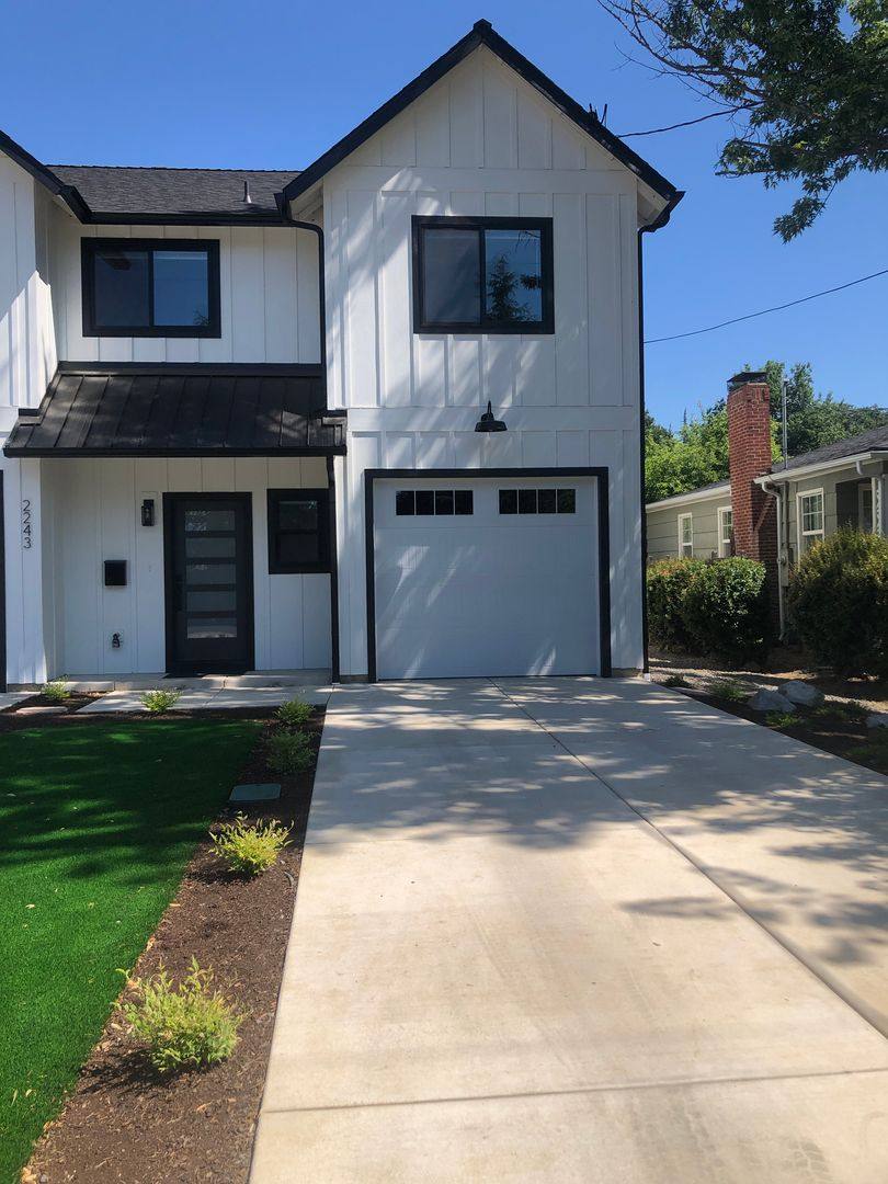 Apartment for rent at 2243 E Main St, Medford, OR 97504