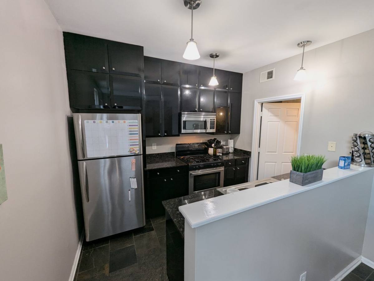 House for rent at 4137 Castleman Ave #2F, Saint Louis, MO 63110