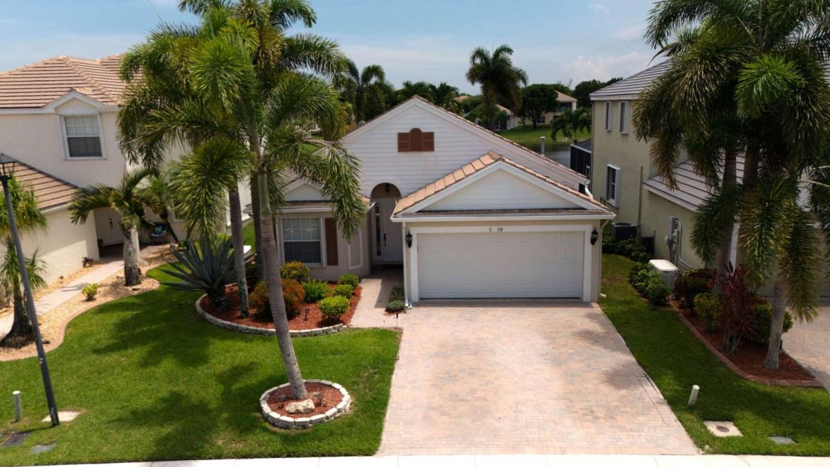 House for rent at 110 Newberry Lane, Wellington, FL 33414