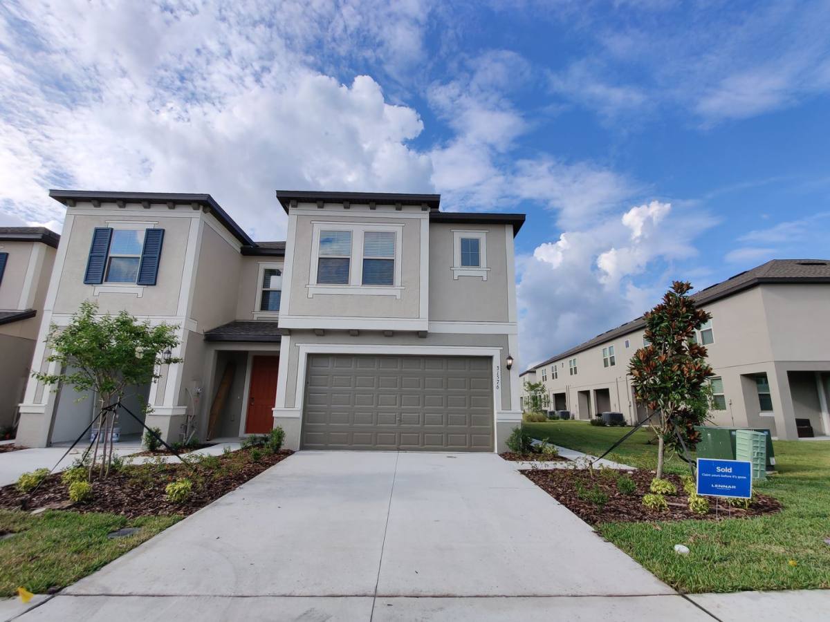 Townhouse for rent at 31576 Blue Passing Loop, Wesley Chapel, FL 33545