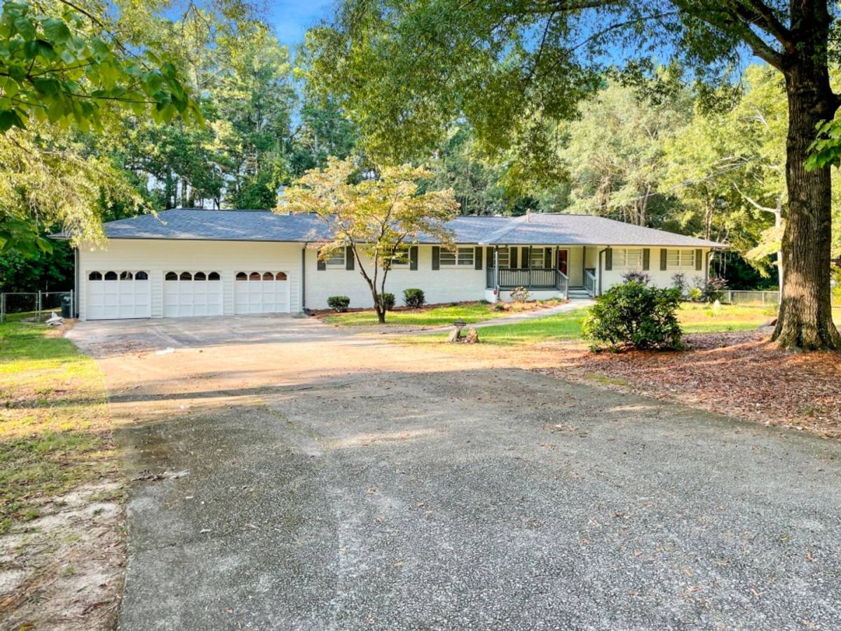 House for rent at 4239 Pinetree Dr, Powder Springs, GA 30127