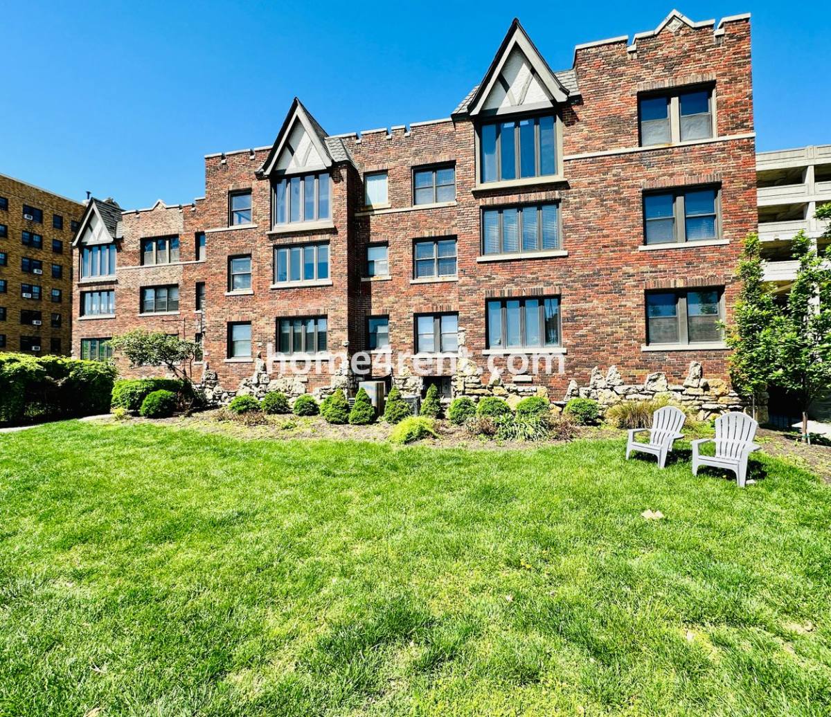 Condo for rent at 700 W 48th St, Kansas City, MO 64112