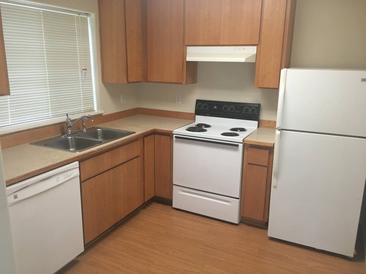 Apartment for rent at 270 S 41 Place, Springfield, OR 97478