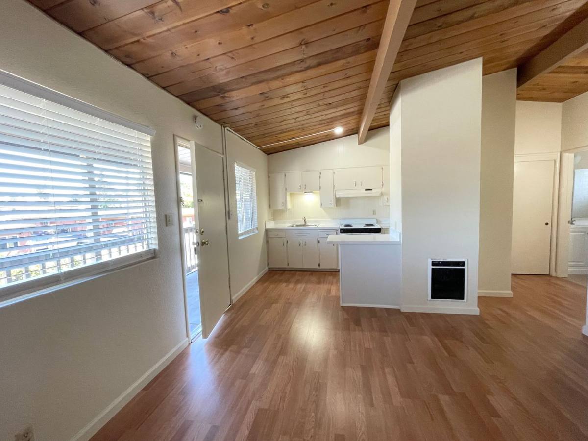 Apartment for rent at 862 W Ave, Santa Rosa, CA 95407