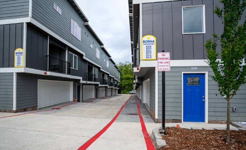 Townhouse for rent at 8305 5th Ave W, Everett, WA 98203