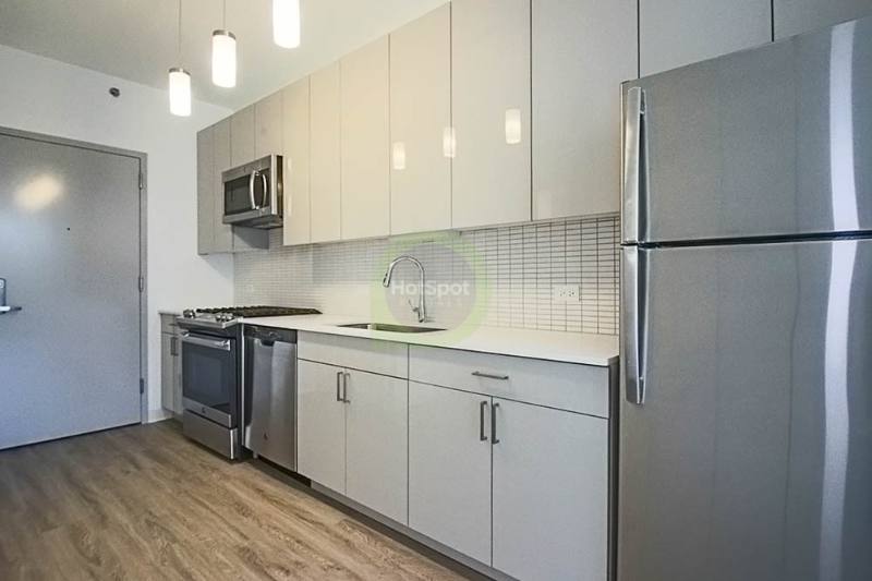 Apartment for rent at 850 W Van Buren #824, Chicago, IL 60661