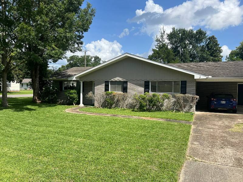 House for rent at 111 Greenwood Ave, Lafayette, LA 70506