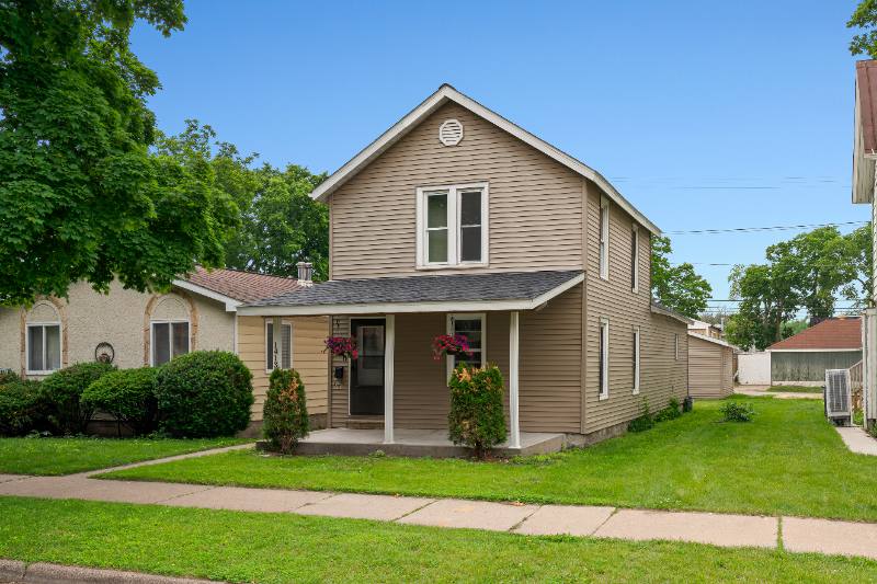1413 Avon St, La Crosse, WI 54603