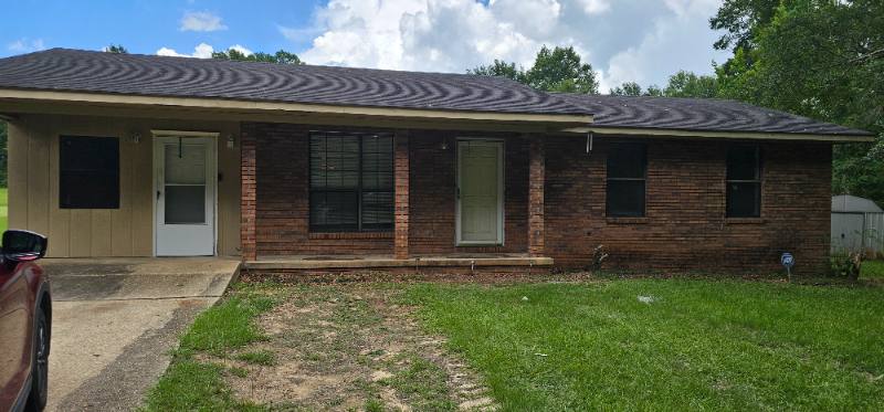 House for rent at 135 Cedar St, Brookhaven, MS 39601