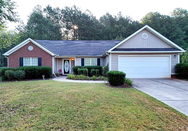 House for rent at 1417 Faith Dr, Winder, GA 30680