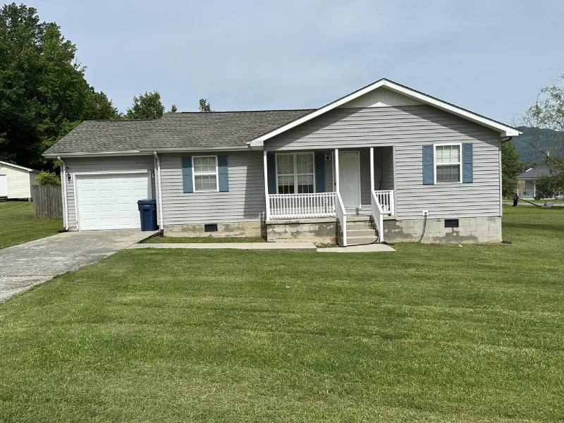 House for rent at 810 S 28th St, Middlesboro, KY 40965