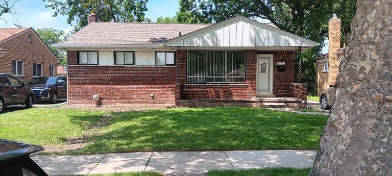 House for rent at 14430 Pearson Ave, Oak Park, MI 48237