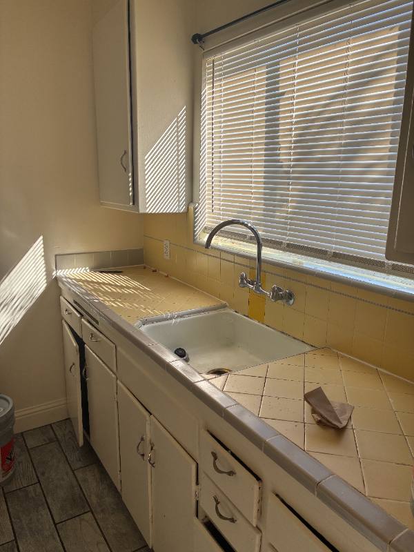 Apartment for rent at 16033 Carolyn St #1, San Leandro, CA 94578