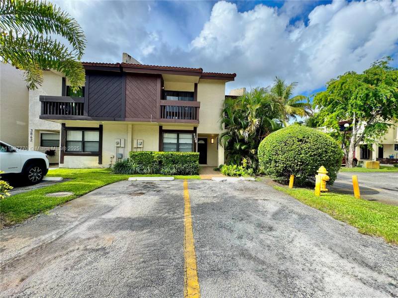 Townhouse for rent at 3840 SW 52nd Ave, Hollywood, FL 33023